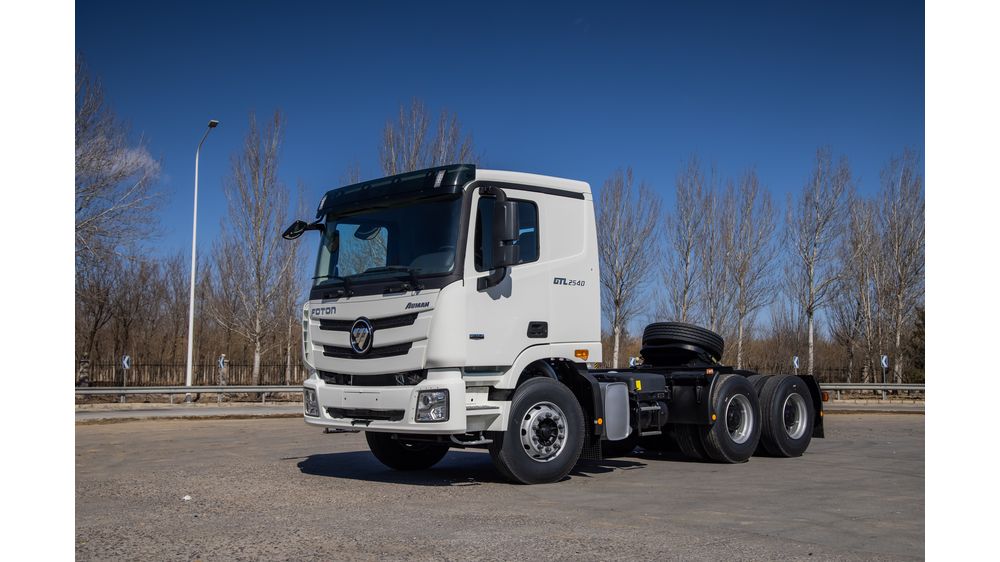 AUMAN GTL-E 6×4 Tractor — 5